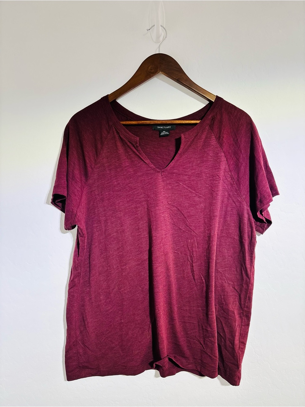 Sanctuary Women’s Burgundy Split Neck Short Sleeve Tee Shirt XXL